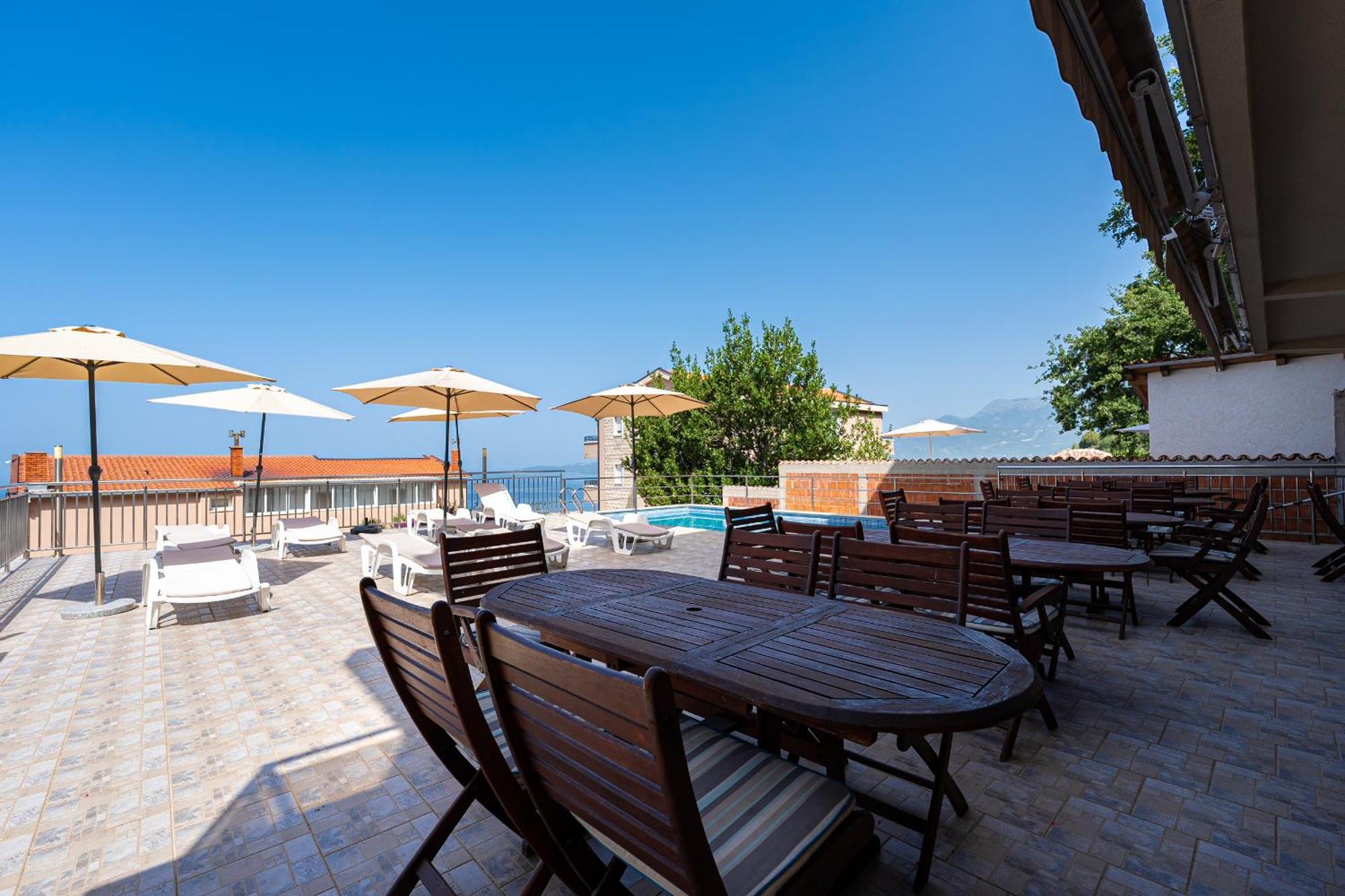 בודווה Hotel Sunset Blizikuce מראה חיצוני תמונה